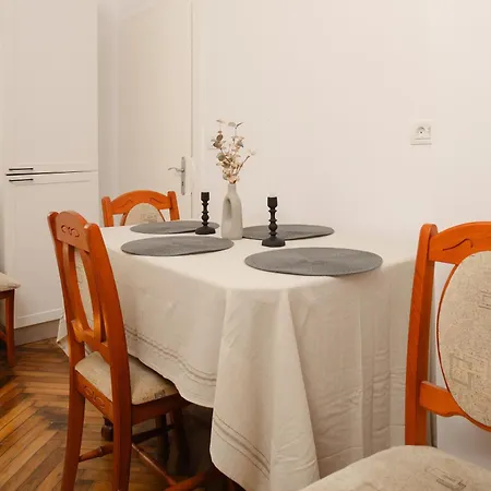 Apartment Castle Street Nest Brasov